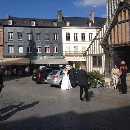 La Maison De Pierre Et Valerie Ste Catherine Онфлёр