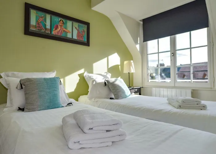 La Maison De Pierre Et Valerie Ste Catherine * 翁弗勒尔